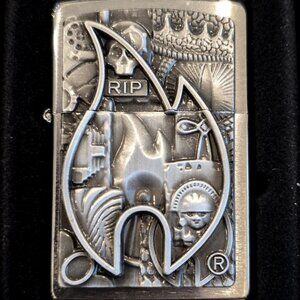 Sharp Zippo Flame 3D Emblem Zippo Lighter